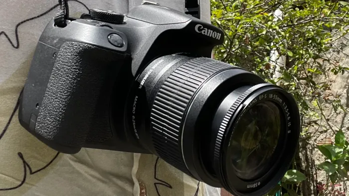 Oportunidade Única: Câmera Canon T7+ Impecável. Corpo + Lente 18-55 + Cartão de 128GB