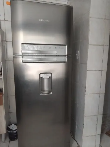 Geladeira electrolux DW50X