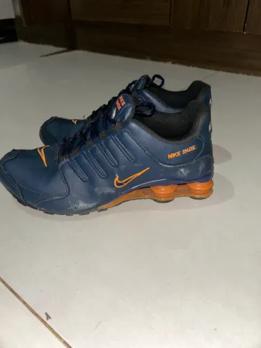 tenis nike shox original azul detalhes laranjas