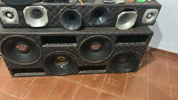 Vendo som automotivo