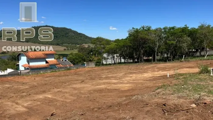 Terreno em Condomínio de Luxo na Vila Dom Pedro em Atibaia-SP - 1.401,09 m² de Área - Impe