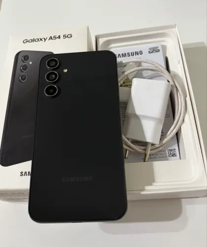 Samsung Galaxy A54 5G usado, em ótimo estado, funcionando perfeitamente 