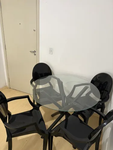 Mesa com cadeiras