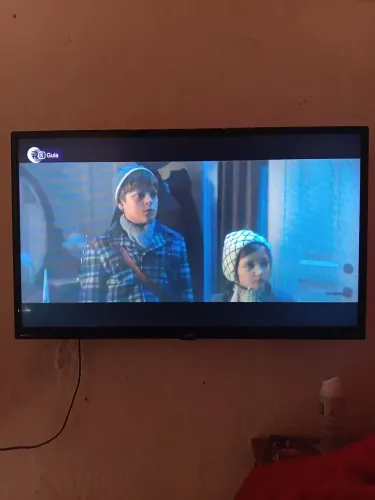 Tv philco roku novinha em perfeito estado