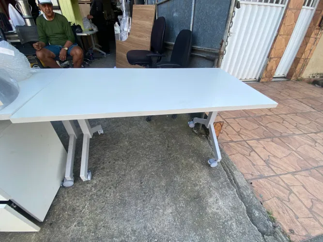 Mesa Branca de escritório SEMINOVA