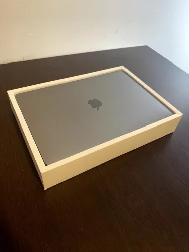 MacBook Pro 13" Apple M1 2020 | 8GB RAM | 256GB SSD | Cinza Espacial | Caixa Original