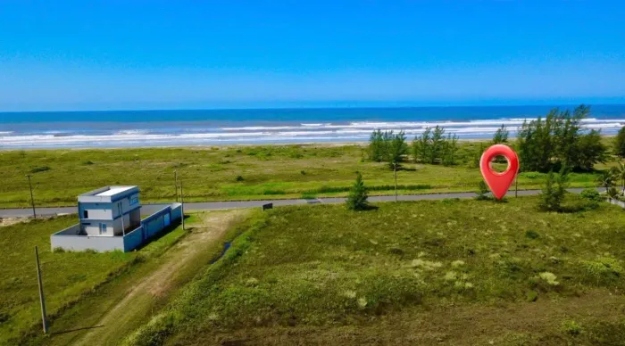 Terrenos na frente da Praia Av principal
