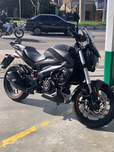 Bajaj Dominar 400 2024 só 11 mil km