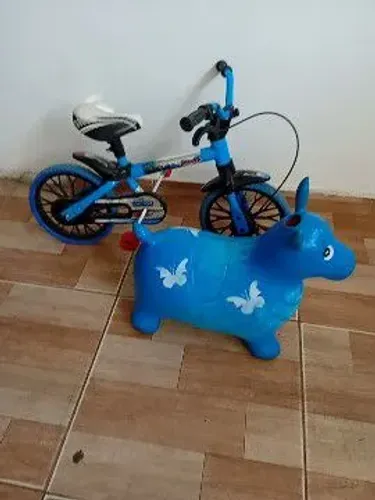 Bicicleta aro 12 e burrinho