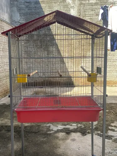 Gaiola Grande para Passarinhos Semi Nova com Suporte e Rodinhas