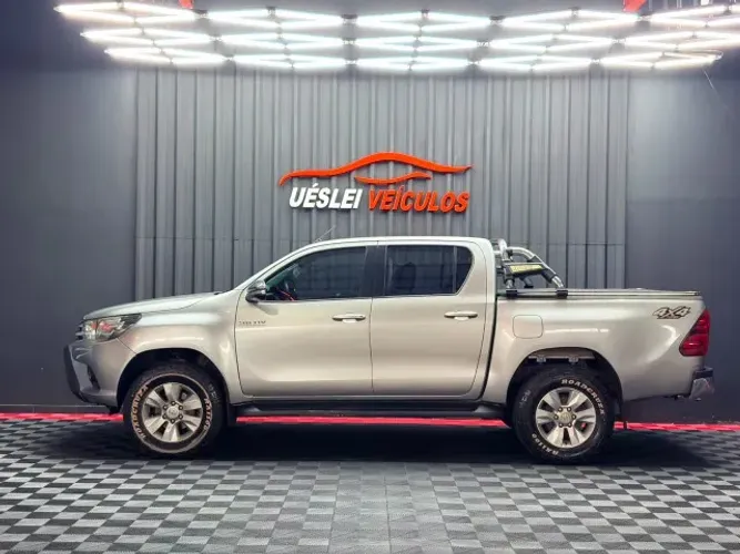 Toyota Hilux CD SRV 4X4 2.8 TDI Diesel Aut. 2017