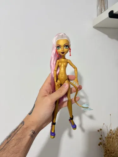 Sucata Monster High G1 Jinafire Scaris com reroot