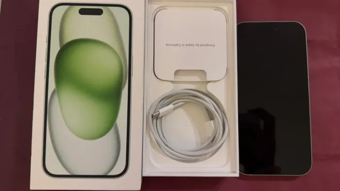 iPhone 15 - 128Gb novíssimo! 