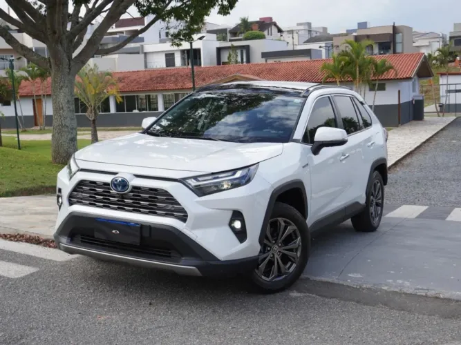 Toyota RAV4 2.0 High 4X2 16V Aut. 2024