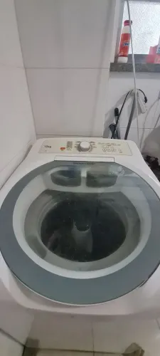 Máquina de lavar roupa Brastemp usada em bom estado de conservação.