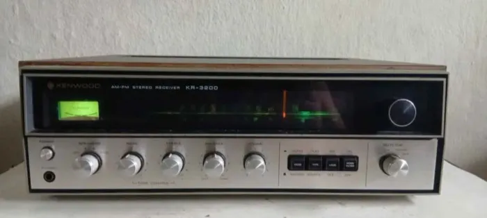 Receiver Kenwood KR-3200 Funcionando.