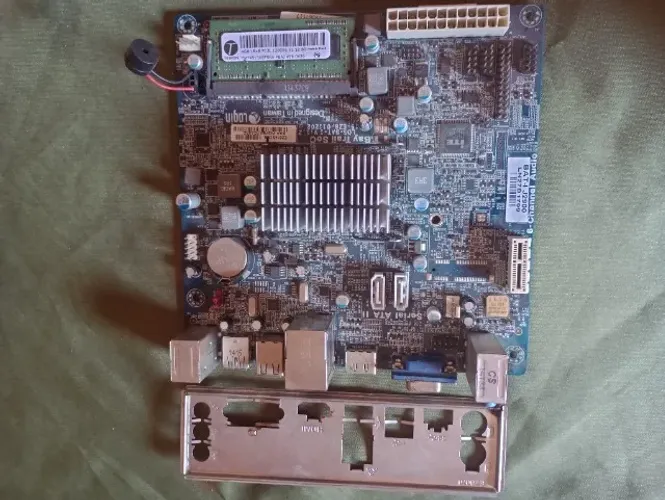Placa mãe Mini -ITX LOG- BA T-I V1.2