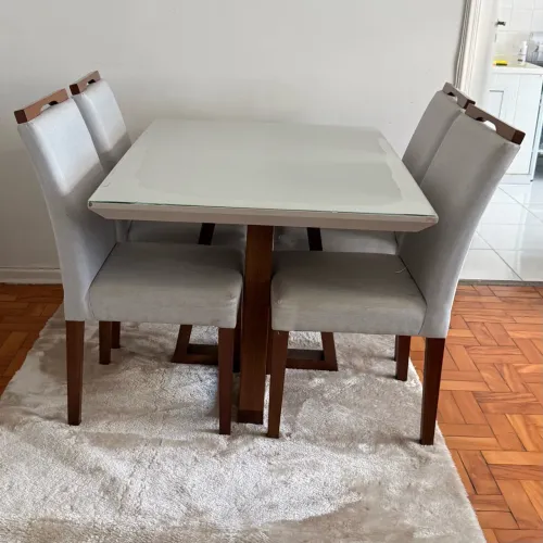 Mesa Tampo de Vidro Laca 120x90 com 4 Cadeiras - Metrô Vergueiro