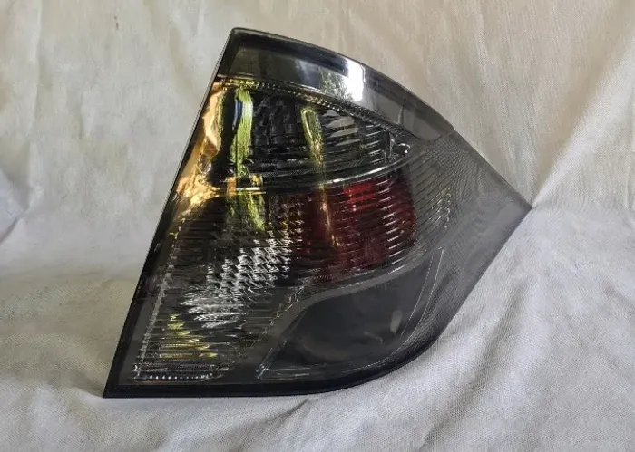 Lanterna Ford Fiesta Sedan 2011/2014 Lado Direito