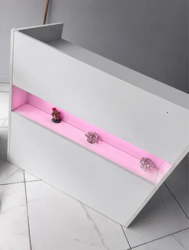 Balcão de loja ( com luz rosa )