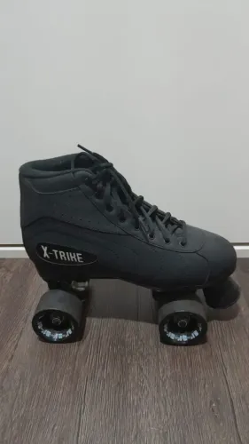 Patins 4 rodas Traxart X-Trike tamanho 36-37<br>R$: 200