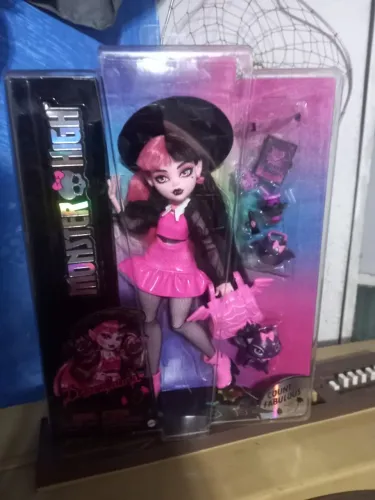 Draculaura Refresh g3 monster high Recolocado na caixa