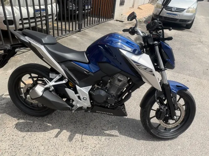 CB 300 twister
