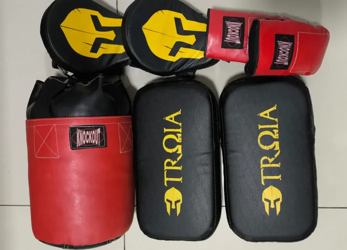 Aparador + Luva Foco + Luva + Saco de Pancada 5k