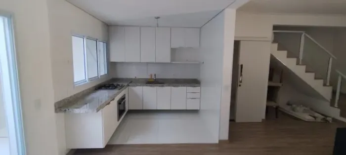 Sobrado à venda no Residencial Américo Figueiredo, em Sorocaba-SP.