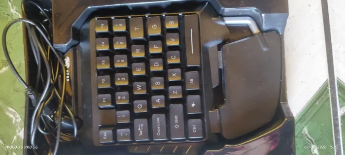 Teclado gamer Singles hand ,de membrana , uma única mão,
