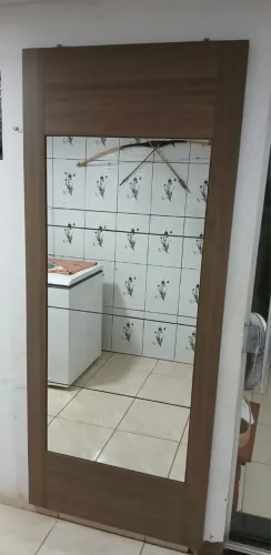 VENDO ESSE ESPELHO USADO EM BOM ESTADO.