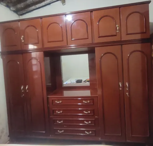 Vendo guarda roupa de madeira