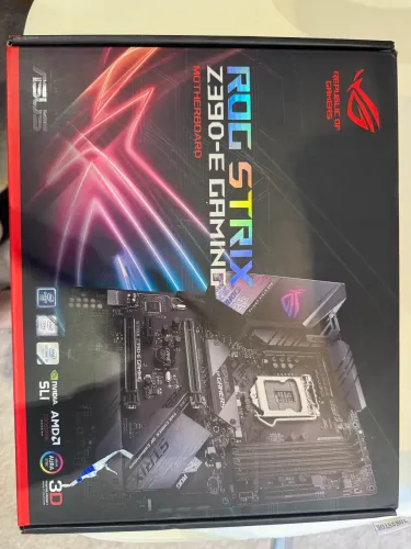 Rog Z390 Hero Formula usada com caixa
