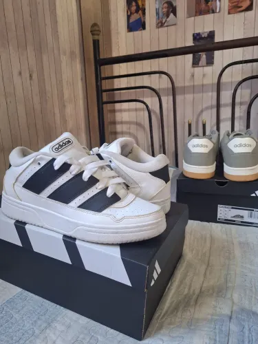 2 tênis Adidas break start