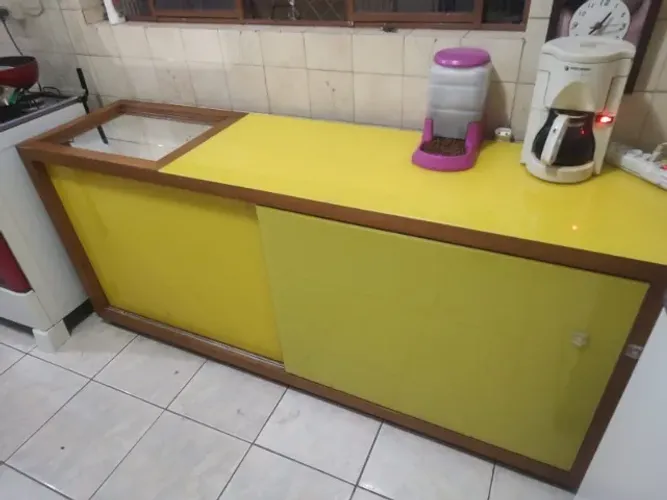 Buffet em madeira maciça