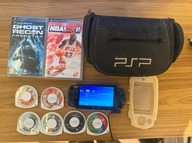 PSP (PlayStation Portable) com 14 jogos, bolsa, capinha protetora