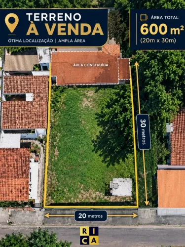 Terreno amurado e uma parte cosntruida