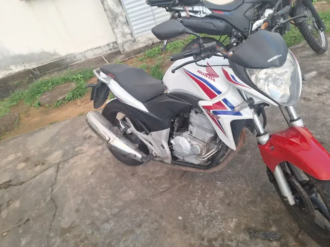 Vendo ou troco por carro