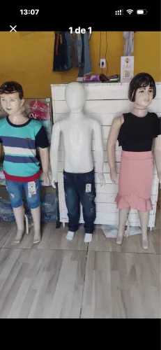 Manequim infantil
