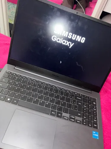 Notebook Samsung Galaxy Book2 | Intel Core i3 | 8 GB RAM | SSD 256 GB | Tela Full HD