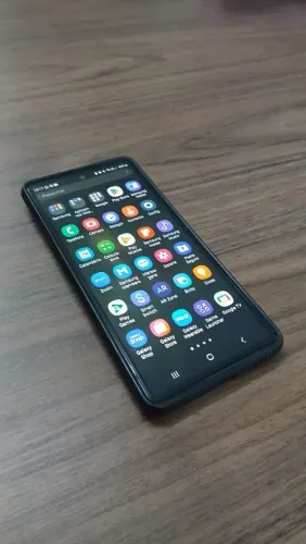 Samsung s20 FE em bom estado