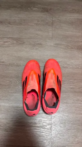 Chuteira adidas