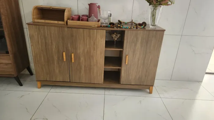 Balcão grande com 3 portas e 2 prateleiras - 160 cm