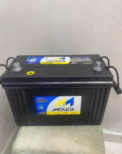 Bateria Moura de 100 amperes ano 2025