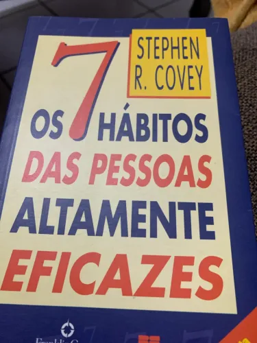 Livro clássico de desenvolvimento pessoal e profissional, referência mundial  de R.Covey