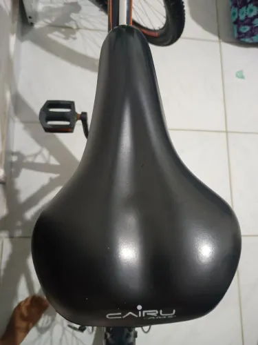 Vende-se uma bicicleta