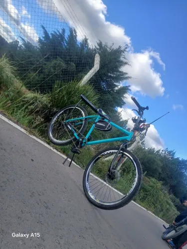 Vende-se MONTADINHA ARO 26 FREIO A DISCO