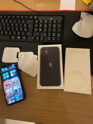iPhone 11 128GB com Nota Fiscal (Tela Danificada)