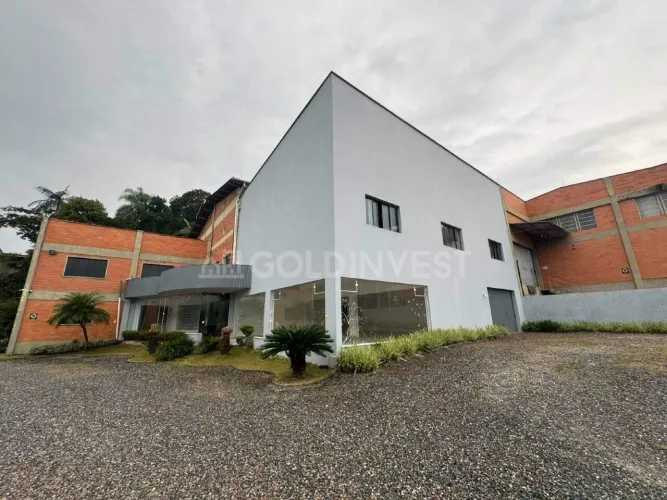 Galpão com 450m² no bairro São Pedro!!!