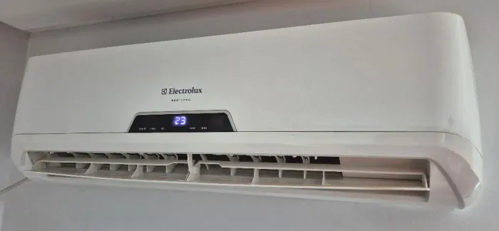 Ar condicionado Split Eletrolux Ecoturbo 220V 12000 BTUs SEMI-NOVO